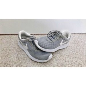 Nike Roche Tennis Shoes